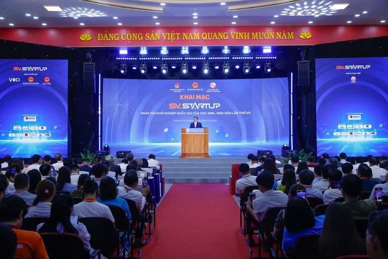 Thủ tướng: 'Thần tốc táo bạo' để đưa Việt Nam trở thành trung tâm đổi mới sáng tạo 21 thanh nien tien phong doi moi sang tao