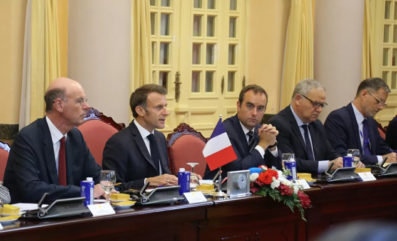 Chủ tịch nước Lương Cường chủ trì Lễ đón Tổng thống Pháp Emmanuel Macron thăm cấp Nhà nước tới Việt Nam 23 chu tich nuoc luong cuong chu tri le don tong thong phap 10