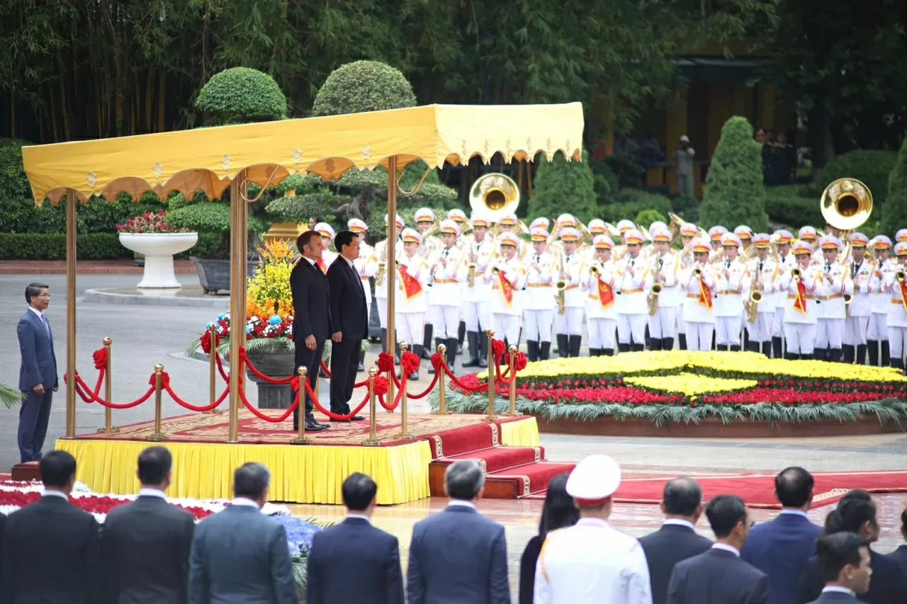 Chủ tịch nước Lương Cường chủ trì Lễ đón Tổng thống Pháp Emmanuel Macron thăm cấp Nhà nước tới Việt Nam 15 chu tich nuoc luong cuong chu tri le don tong thong phap 2
