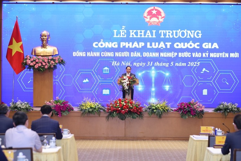 Thủ tướng Phạm Minh Chính khai trương Cổng Pháp luật quốc gia 12 khai truong cong phap luat quoc gia 4
