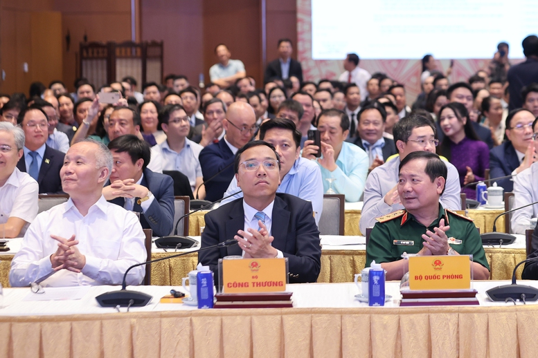 Thủ tướng Phạm Minh Chính khai trương Cổng Pháp luật quốc gia 14 khai truong cong phap luat quoc gia 6