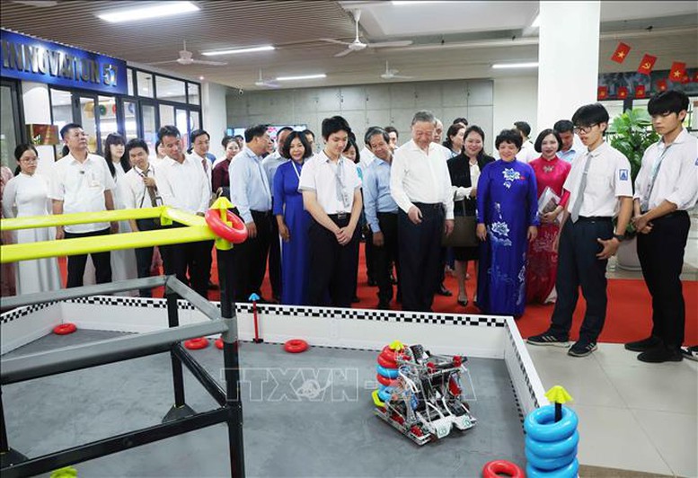 Tổng Bí thư Tô Lâm: Thúc đẩy đổi mới sáng tạo, chuyển đổi số trong trường học, không để học sinh nào bị bỏ lại phía sau 13 tbt to lam thuc day doi moi sang tao 2