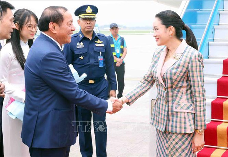 Thủ tướng Vương quốc Thái Lan bắt đầu thăm chính thức Việt Nam 3 tt thai lan bat dau tham chinh thuc viet nam