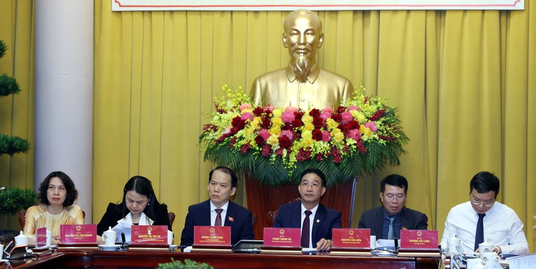 Công bố Lệnh của Chủ tịch nước về Nghị quyết sửa đổi, bổ sung một số điều của Hiến pháp 6 cong bo lenh cua chu tich nuoc ve nghi quyet sua doi 1