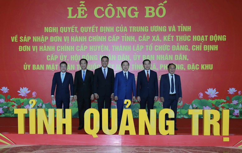 TỔNG THUẬT: Công bố nghị quyết, quyết định sáp nhập đơn vị hành chính, chỉ định nhân sự trên cả nước 47 cap nhat lien tuc cong bo nghi quyet quyet dinh sap nhap 14