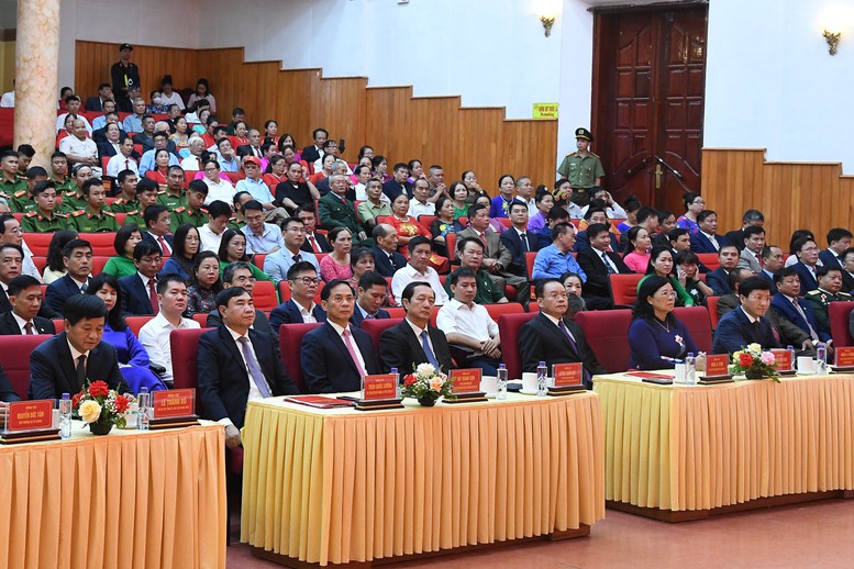TỔNG THUẬT: Công bố nghị quyết, quyết định sáp nhập đơn vị hành chính, chỉ định nhân sự trên cả nước 51 cap nhat lien tuc cong bo nghi quyet quyet dinh sap nhap 18