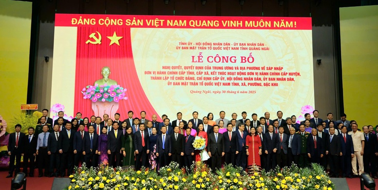 TỔNG THUẬT: Công bố nghị quyết, quyết định sáp nhập đơn vị hành chính, chỉ định nhân sự trên cả nước 60 cap nhat lien tuc cong bo nghi quyet quyet dinh sap nhap 27