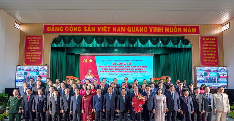 TỔNG THUẬT: Công bố nghị quyết, quyết định sáp nhập đơn vị hành chính, chỉ định nhân sự trên cả nước 62 cap nhat lien tuc cong bo nghi quyet quyet dinh sap nhap 29
