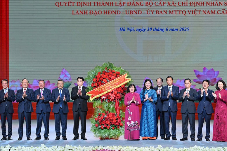TỔNG THUẬT: Công bố nghị quyết, quyết định sáp nhập đơn vị hành chính, chỉ định nhân sự trên cả nước 37 cap nhat lien tuc cong bo nghi quyet quyet dinh sap nhap 4