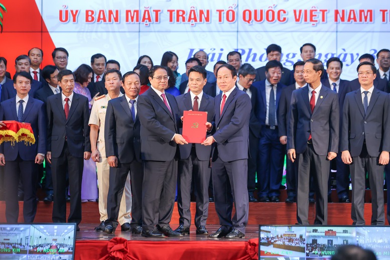 TỔNG THUẬT: Công bố nghị quyết, quyết định sáp nhập đơn vị hành chính, chỉ định nhân sự trên cả nước 40 cap nhat lien tuc cong bo nghi quyet quyet dinh sap nhap 7