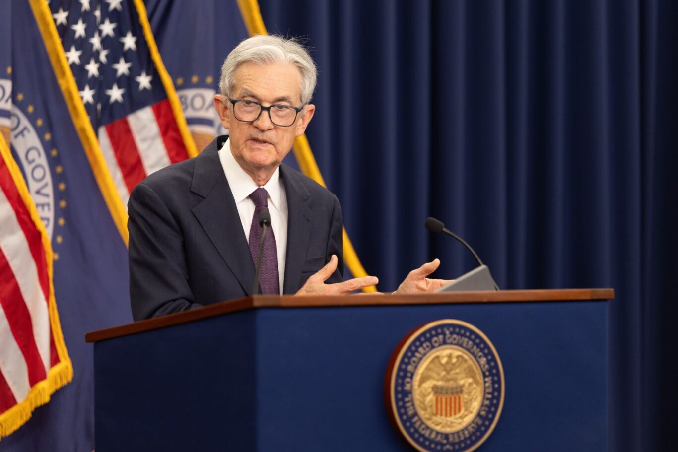 Điều gì sẽ xảy ra nếu Tổng thống Trump sa thải Chủ tịch Fed Jerome Powell? 4 dieu gi se xay ra neu tong thong trump sa thai chu tich fed jerome powell