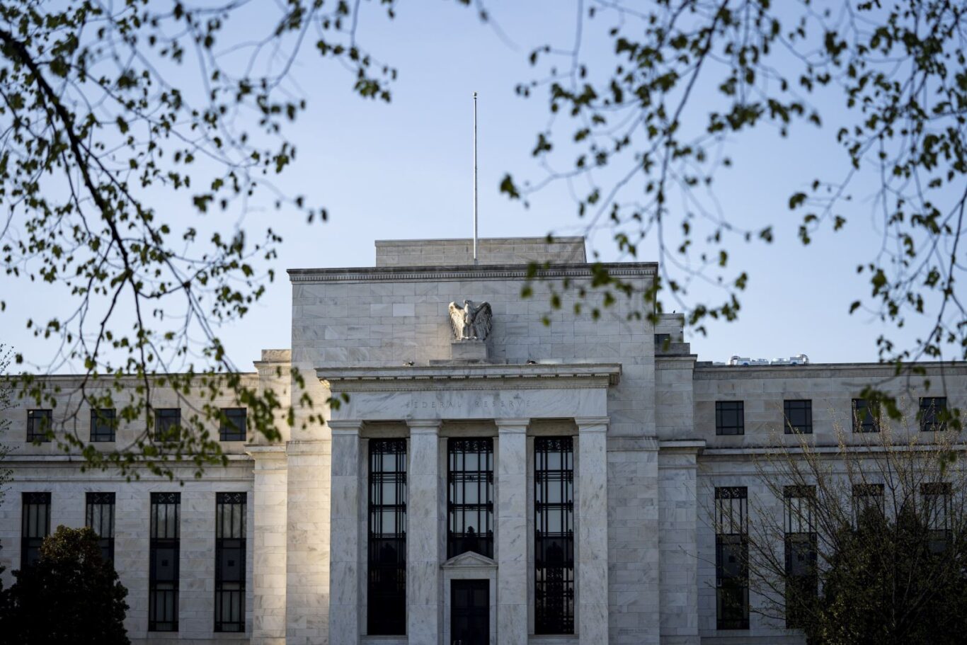 Điều gì sẽ xảy ra nếu Tổng thống Trump sa thải Chủ tịch Fed Jerome Powell? 6 dieu gi se xay ra neu tong thong trump sa thai chu tich fed jerome powell 2